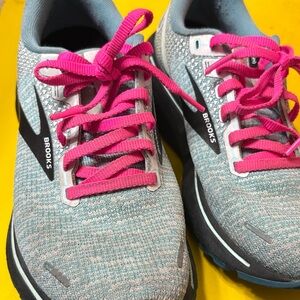 Brooks Women's Athletic Shoes - Light Blue with Vibrant Pink Laces